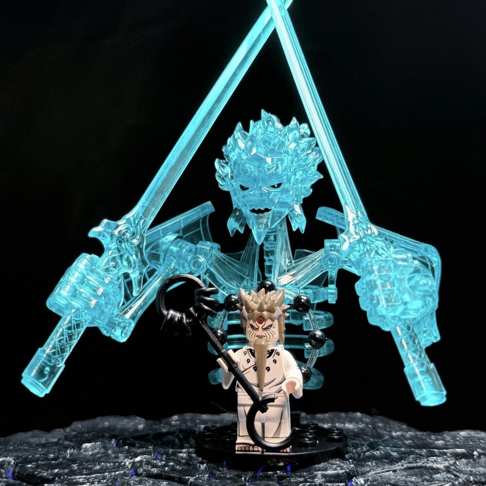 Naruto Otsutsuki Hagoromo Minifigure + Susanoo Armor Form Collectible Set